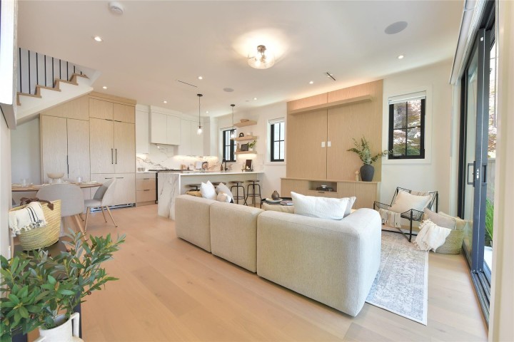 Photo 3 at 1 - 2682 Napier Street, Renfrew VE, Vancouver East