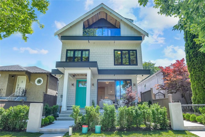 Photo 1 at 1 - 2682 Napier Street, Renfrew VE, Vancouver East