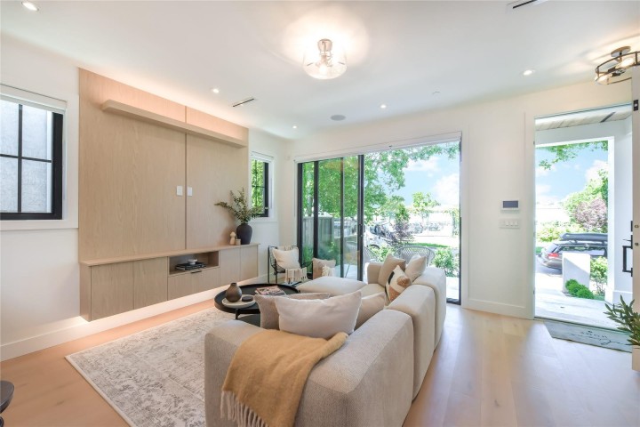 Photo 5 at 1 - 2682 Napier Street, Renfrew VE, Vancouver East
