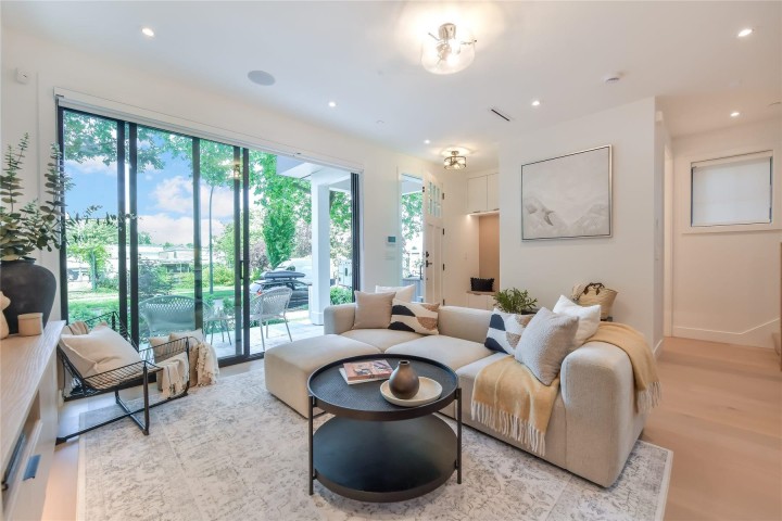 Photo 4 at 1 - 2682 Napier Street, Renfrew VE, Vancouver East