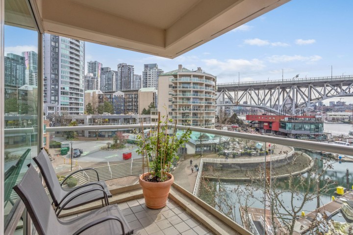 Photo 4 at 504 - 1600 Hornby Street, Yaletown, Vancouver West