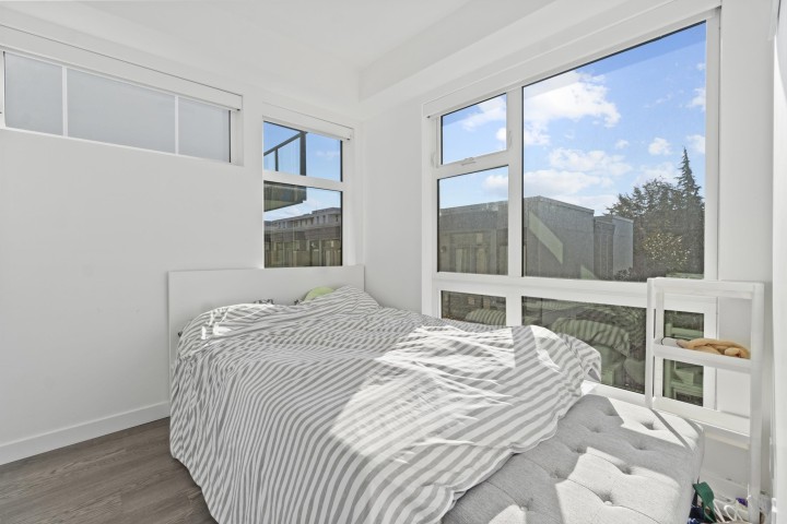 Photo 5 at 190 W 63rd Avenue, Marpole, Vancouver West