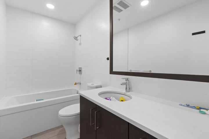 Photo 8 at 190 W 63rd Avenue, Marpole, Vancouver West