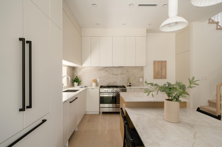 Photo 11 at 1 - 4161 Windsor Street, Fraser VE, Vancouver East