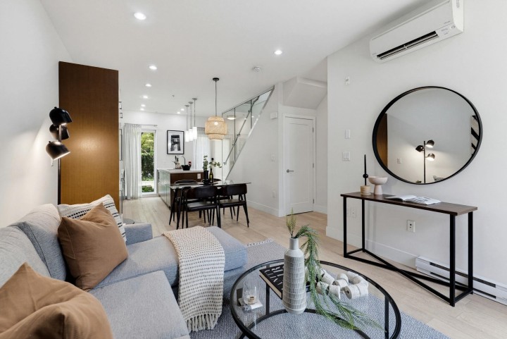 Photo 6 at 637 Victoria Drive, Hastings, Vancouver East