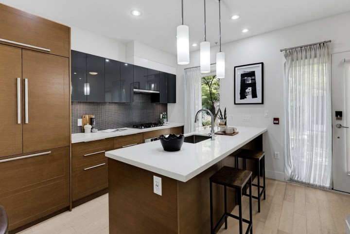 Photo 10 at 637 Victoria Drive, Hastings, Vancouver East