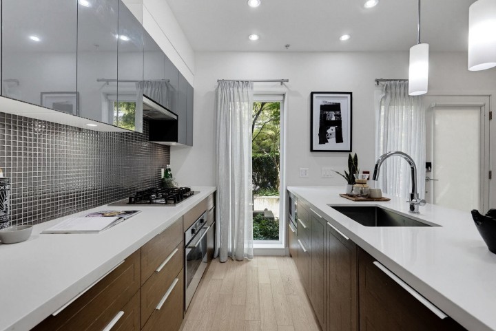 Photo 15 at 637 Victoria Drive, Hastings, Vancouver East