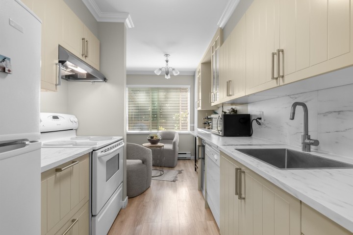 Photo 8 at 3428 Copeland Avenue, Champlain Heights, Vancouver East