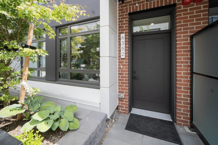 Photo 9 at 6352 Oak Street, Oakridge VW, Vancouver West