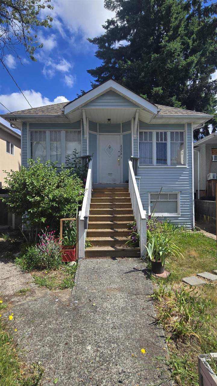 Photo 1 at 3253 School Avenue, Killarney VE, Vancouver East