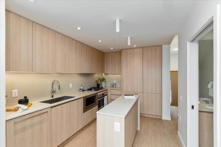 Photo 7 at 231 - 2830 Nanaimo Street, Renfrew Heights, Vancouver East