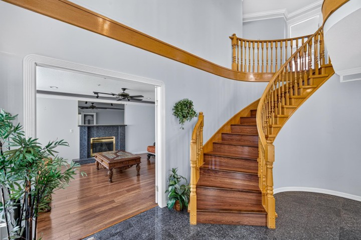 Photo 3 at 1033 E 39th Avenue, Fraser VE, Vancouver East