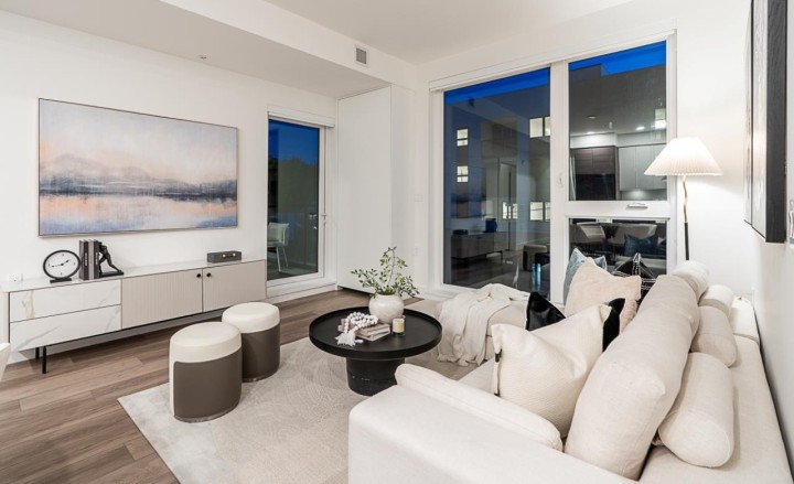 Photo 2 at 201 - 422 Lakewood Drive, Hastings, Vancouver East