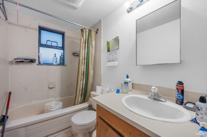 Photo 16 at 3334 Archimedes Street, Collingwood VE, Vancouver East