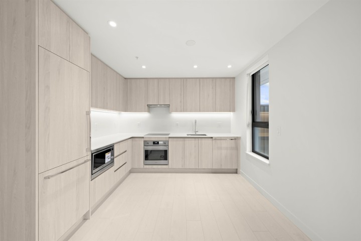 Photo 5 at 605 - 4928 Quebec Street, Main, Vancouver East