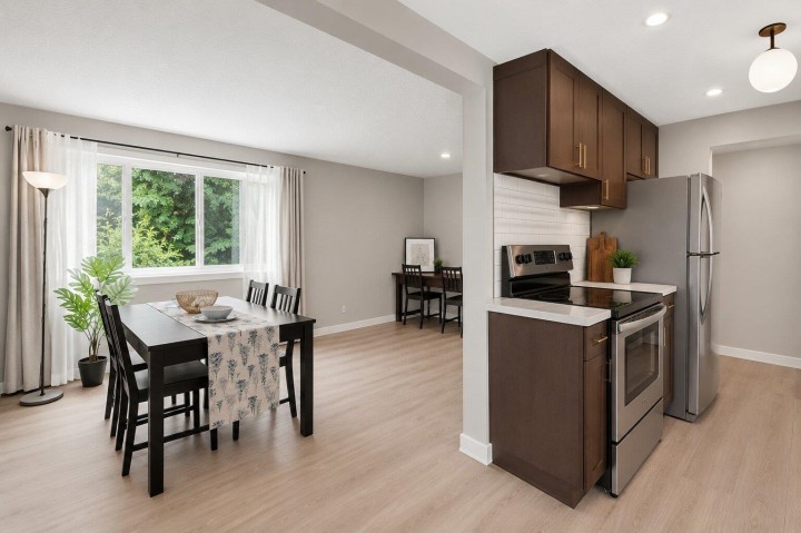 Photo 4 at 122 - 3461 E 49th Avenue, Killarney VE, Vancouver East