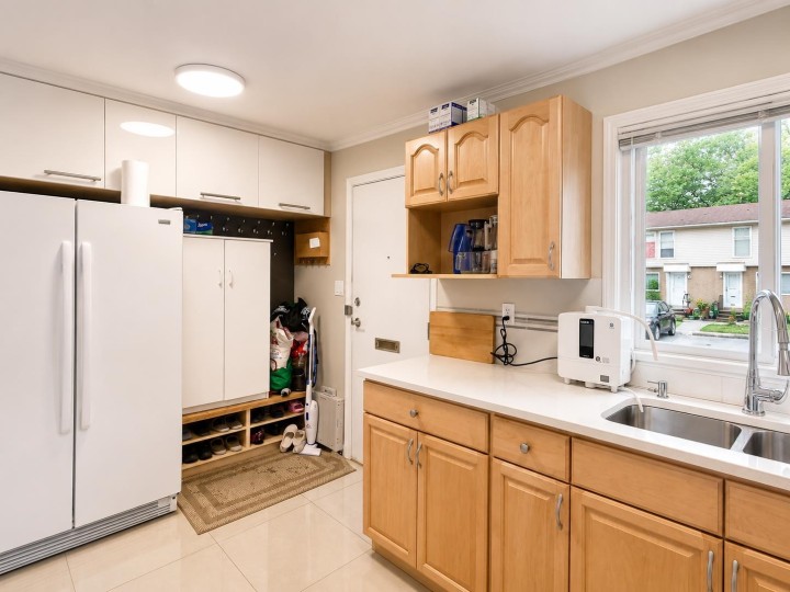 Photo 4 at 6878 Arlington Street, Killarney VE, Vancouver East