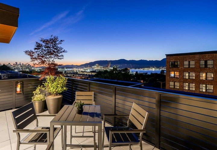 Photo 12 at 202 - 422 Lakewood Drive, Hastings, Vancouver East