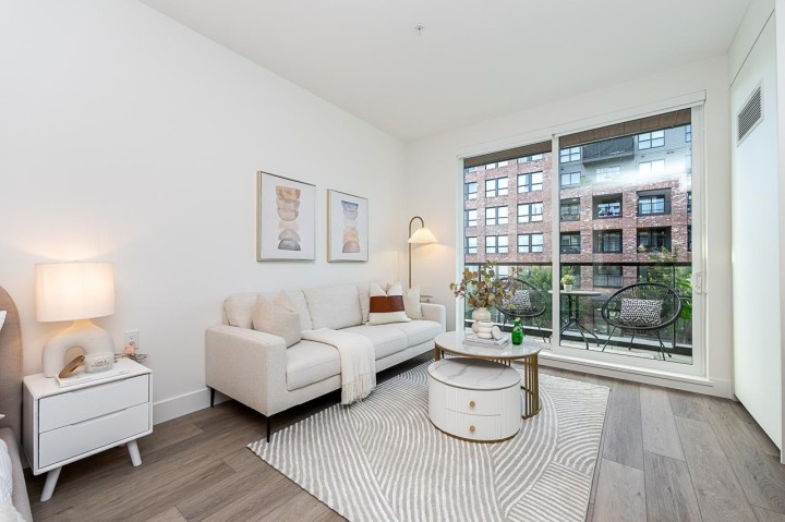 Photo 1 at 203 - 422 Lakewood Drive, Hastings, Vancouver East