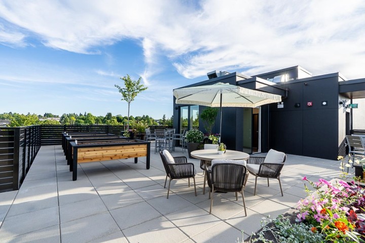 Photo 9 at 207 - 422 Lakewood Drive, Hastings, Vancouver East