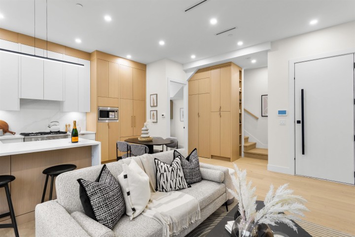 Photo 2 at 2 - 5306 Culloden Street, Knight, Vancouver East