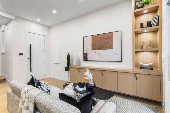 Photo 9 at 2 - 5306 Culloden Street, Knight, Vancouver East