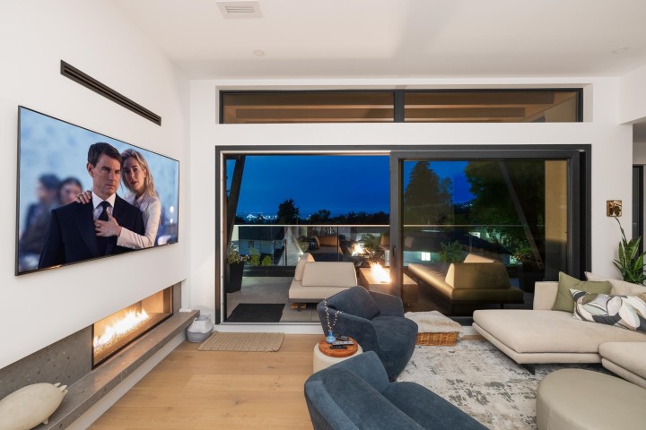 Photo 7 at 255 Sandringham Crescent, Upper Lonsdale, North Vancouver
