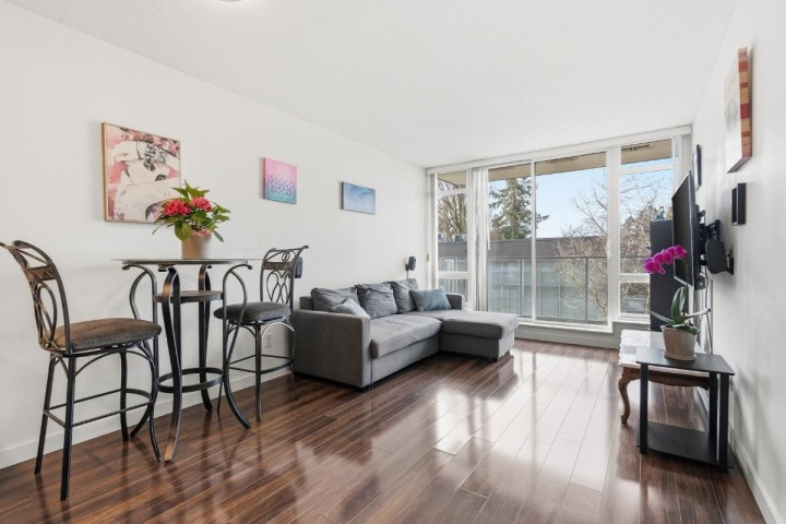 Photo 2 at 319 - 4818 Eldorado Mews, Collingwood VE, Vancouver East