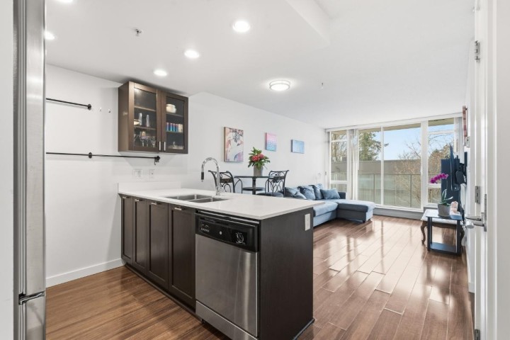 Photo 1 at 319 - 4818 Eldorado Mews, Collingwood VE, Vancouver East