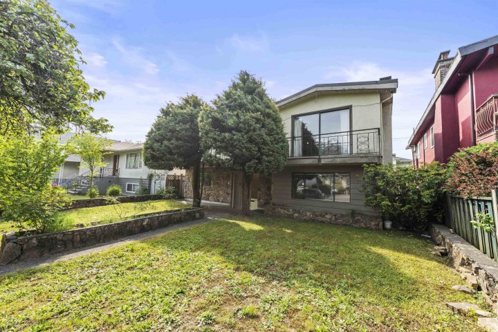 Photo 2 at 2514 E 49th Avenue, Killarney VE, Vancouver East