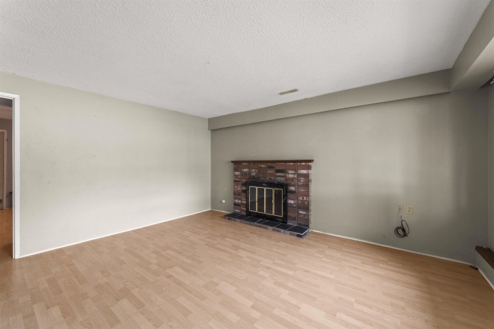 Photo 3 at 2514 E 49th Avenue, Killarney VE, Vancouver East