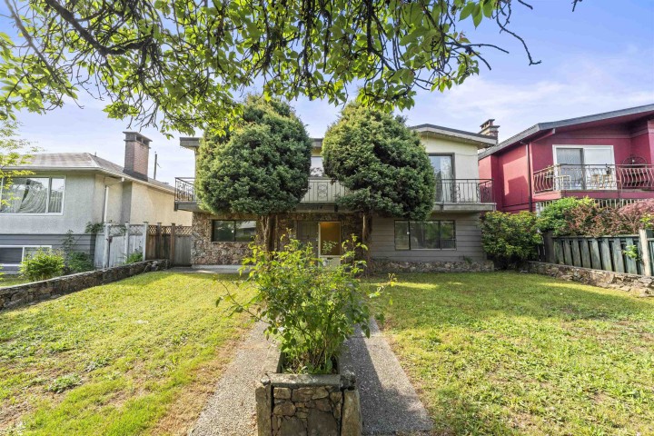 Photo 1 at 2514 E 49th Avenue, Killarney VE, Vancouver East