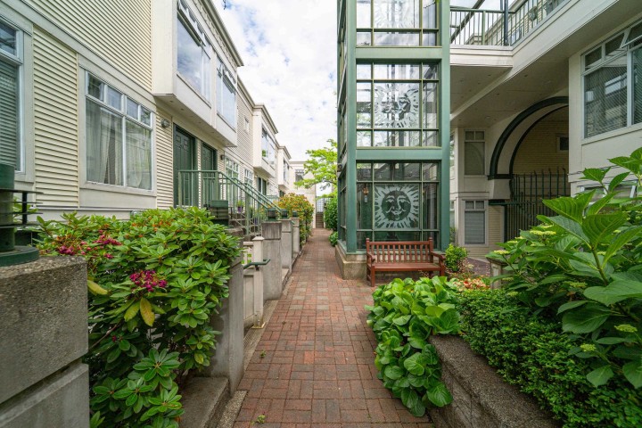 Photo 37 at 202 - 3727 W 10th Avenue, Point Grey, Vancouver West