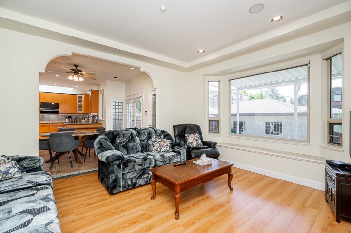 Photo 12 at 732 W 26th Avenue, Cambie, Vancouver West