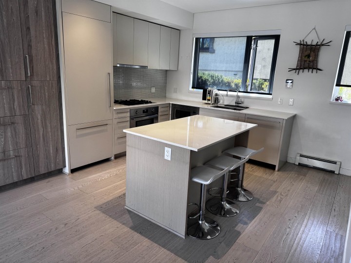 Photo 1 at 2 - 589 W King Edward Avenue, Cambie, Vancouver West