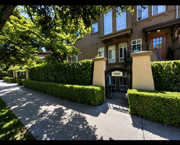 Photo 3 at 3068 W 4th Avenue, Kitsilano, Vancouver West