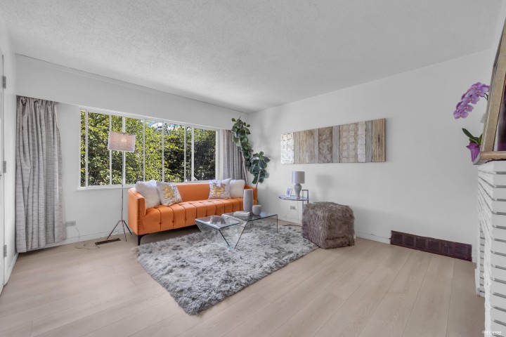 Photo 5 at 3006 E 27th Avenue, Renfrew Heights, Vancouver East