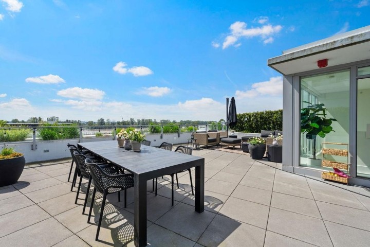 Photo 2 at 607 - 3438 Sawmill Crescent, South Marine, Vancouver East