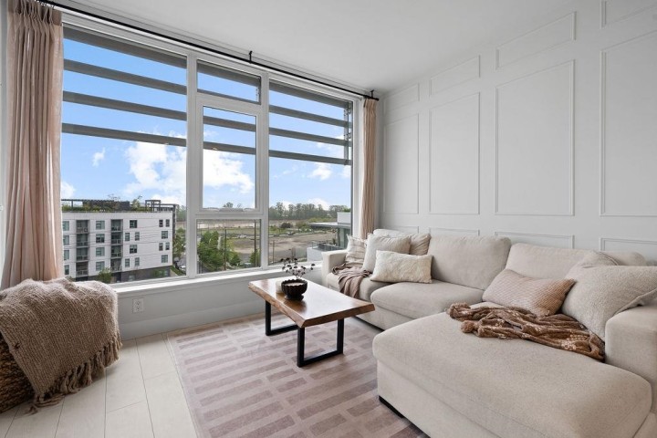 Photo 3 at 607 - 3438 Sawmill Crescent, South Marine, Vancouver East