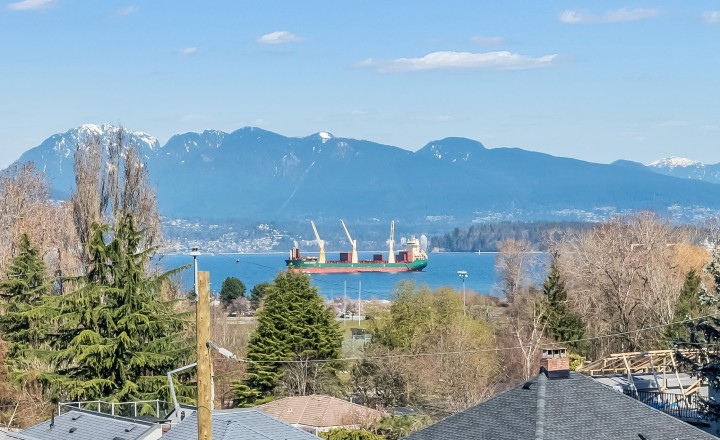Photo 2 at 4389 Locarno Crescent, Point Grey, Vancouver West