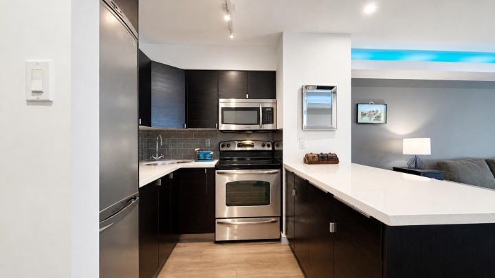 Photo 12 at 214 - 1545 E 2nd Avenue, Grandview Woodland, Vancouver East