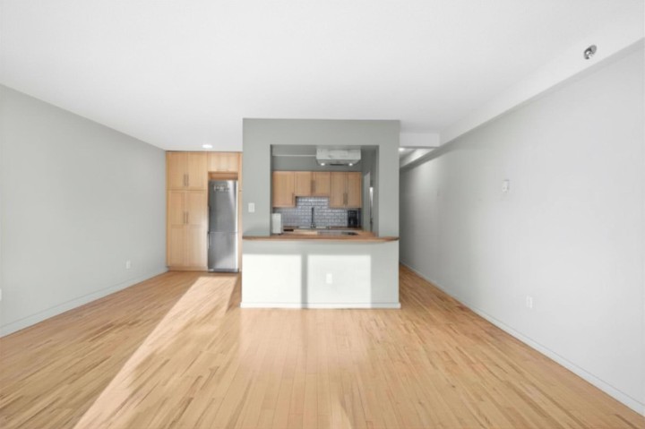 Photo 2 at 104 - 1549 Kitchener Street, Grandview Woodland, Vancouver East