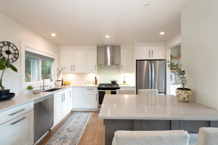 Photo 6 at 3067 Plymouth Drive, North Vancouver