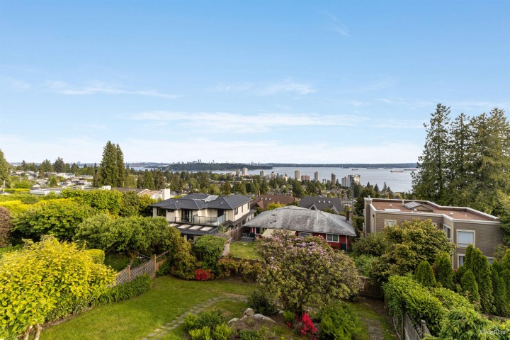 Photo 7 at 2272 Ottawa Avenue, Dundarave, West Vancouver
