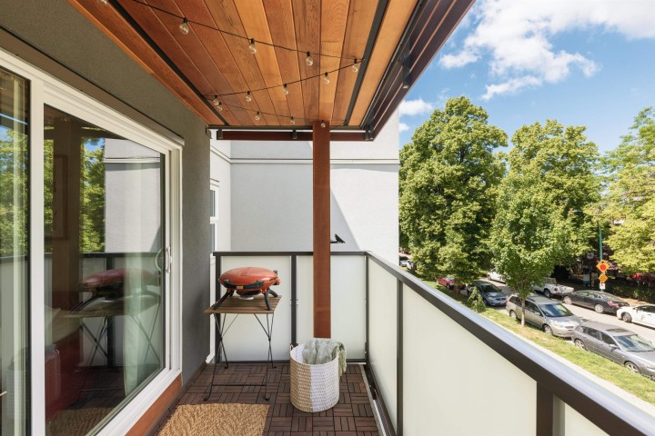 Photo 17 at 306 - 570 E 8th Avenue, Mount Pleasant VE, Vancouver East