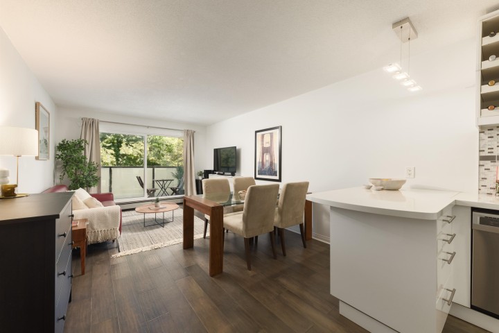 Photo 3 at 306 - 570 E 8th Avenue, Mount Pleasant VE, Vancouver East