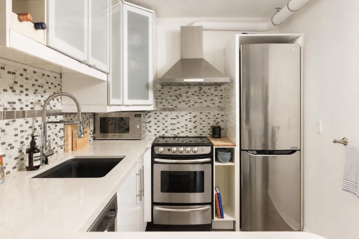 Photo 9 at 306 - 570 E 8th Avenue, Mount Pleasant VE, Vancouver East