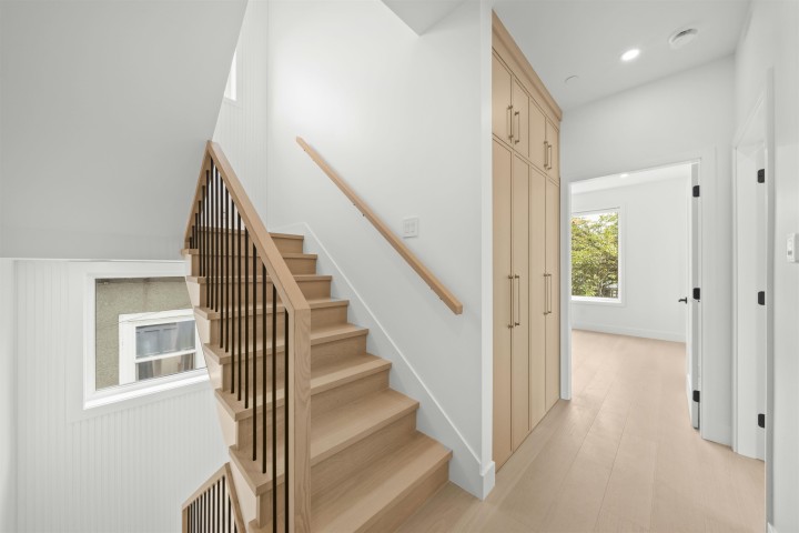 Photo 10 at 1 - 6461 E Prince Edward Street, Main, Vancouver East