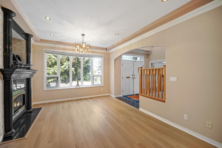 Photo 6 at 3978 Victoria Drive, Victoria VE, Vancouver East