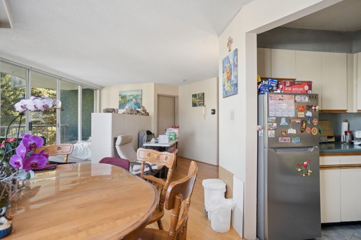 Photo 12 at 201 - 4691 W 10th Avenue, Point Grey, Vancouver West